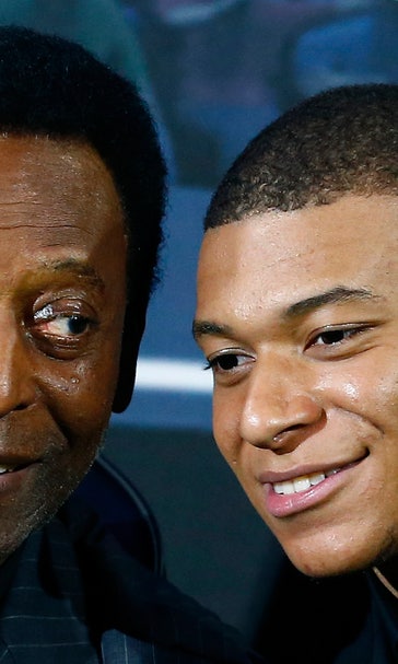 Soccer great Pele reportedly hospitalized in Paris